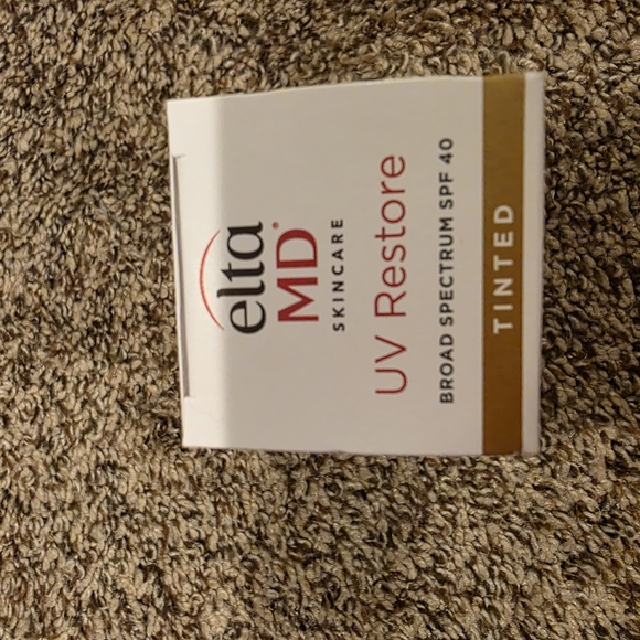 EltaMD UV Restore Tinted Face Sunscreen SPF 40 - Picture 2 of 4
